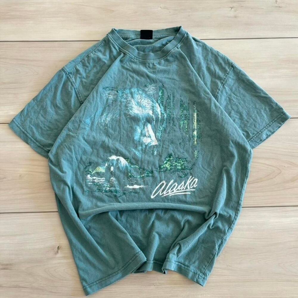 Vintage 90a alaska bear graphic